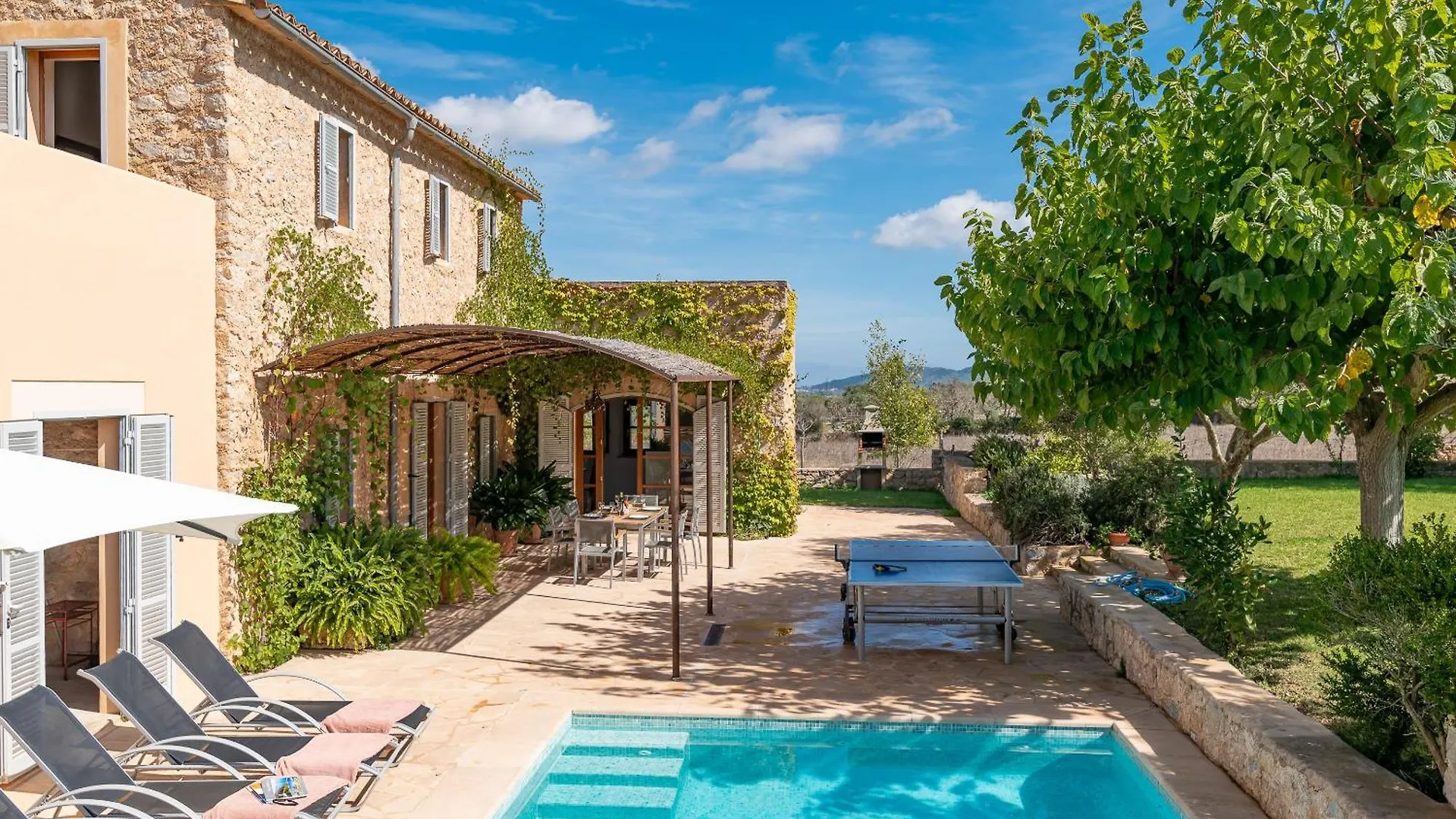 Villa La Corbaia By Sealand Villas Arta