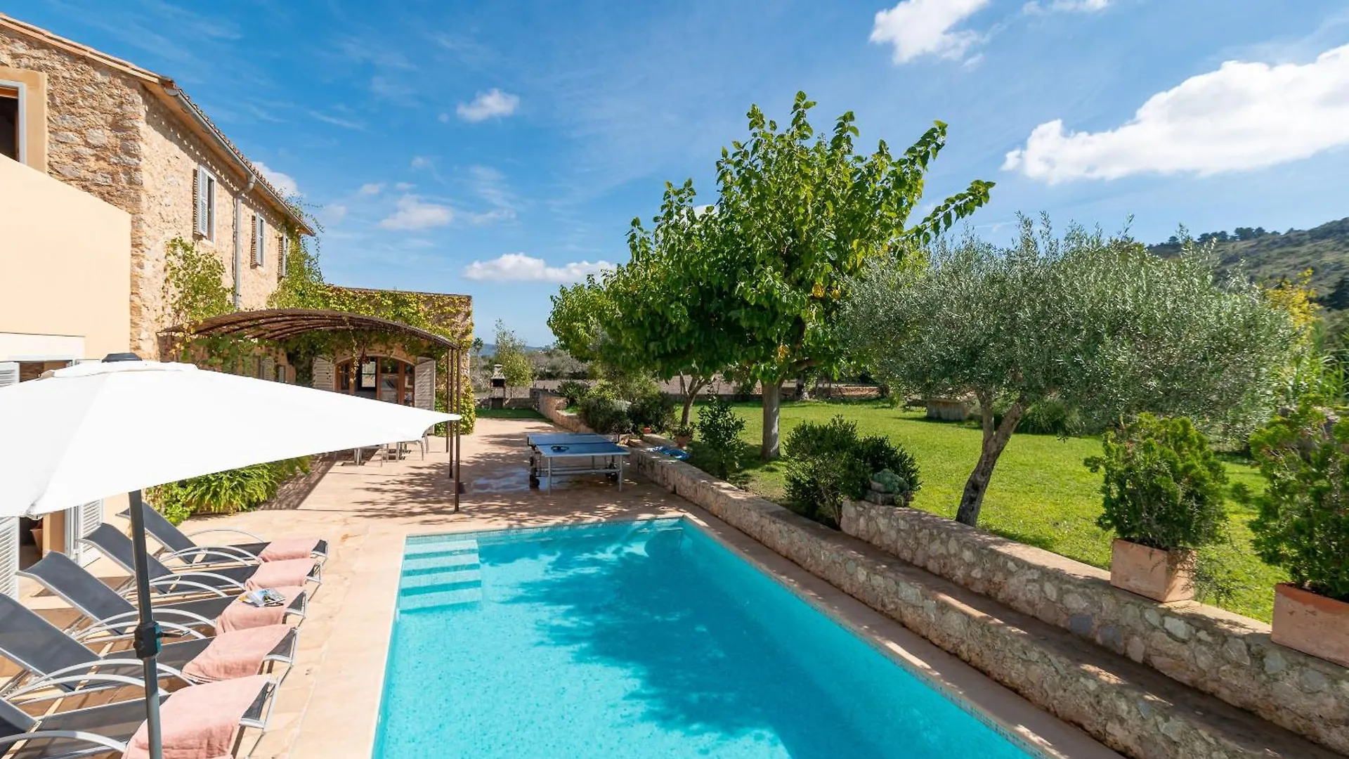 Villa La Corbaia By Sealand Villas Arta