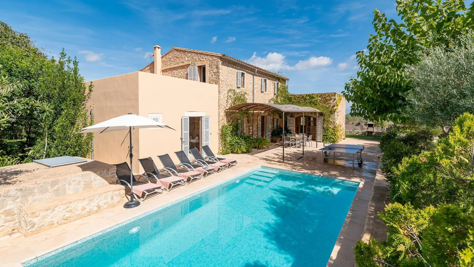 Villa La Corbaia By Sealand Villas Arta