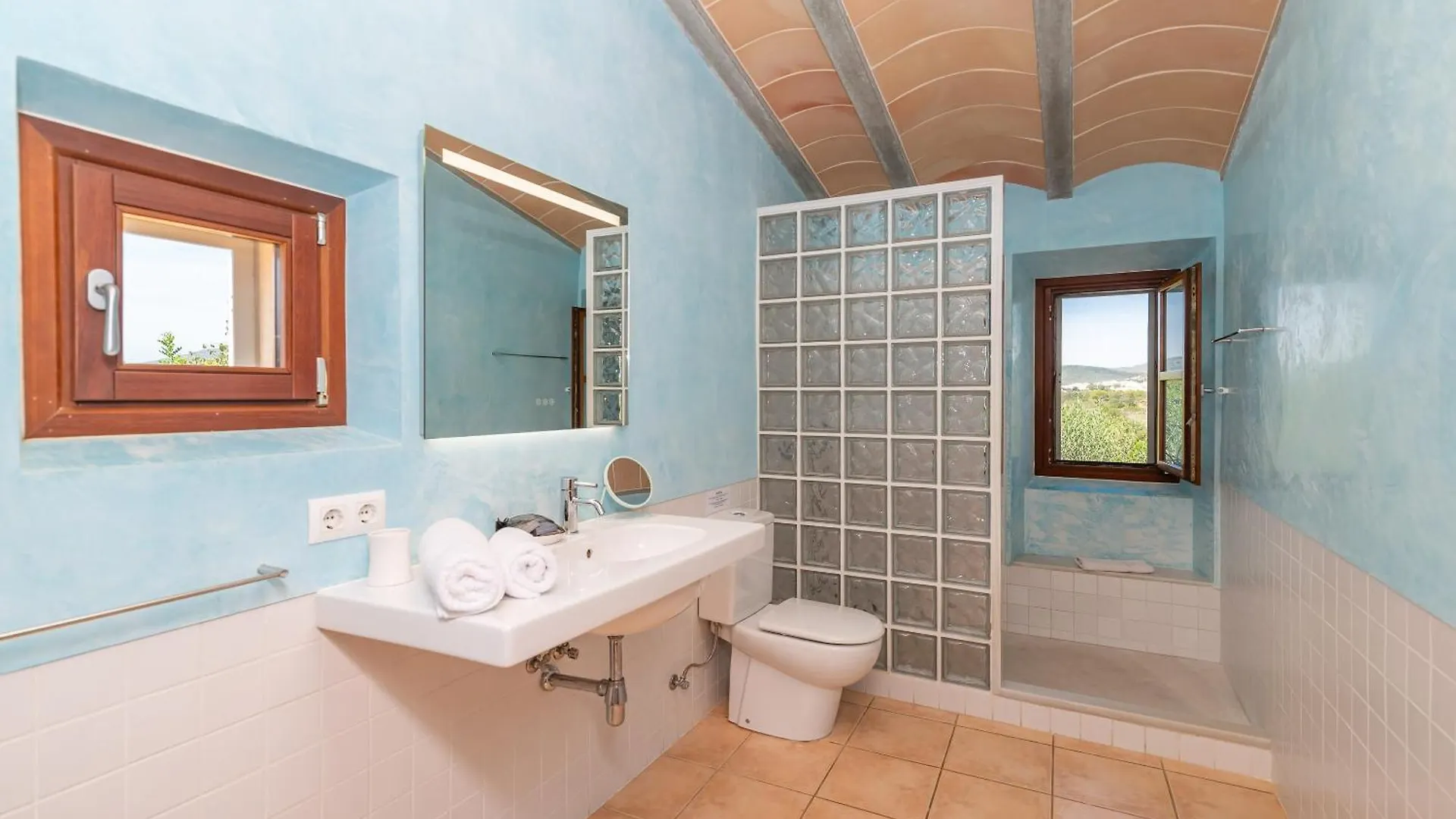 Villa La Corbaia By Sealand Villas Arta