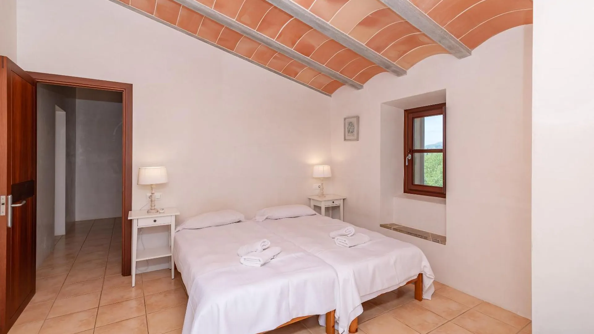 Villa La Corbaia By Sealand Villas Arta